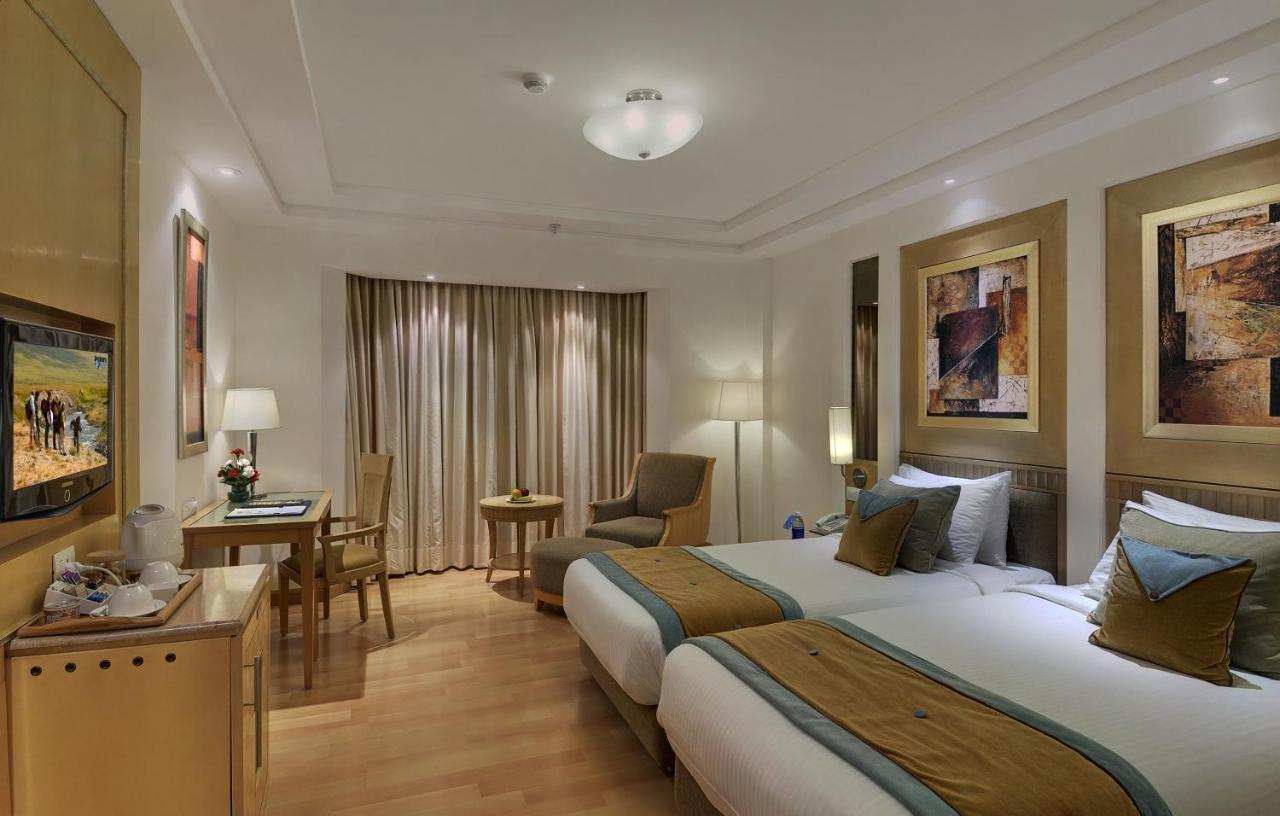 Inde Hotel Vista Woods Huda City Centre, גורגאון מראה חיצוני תמונה