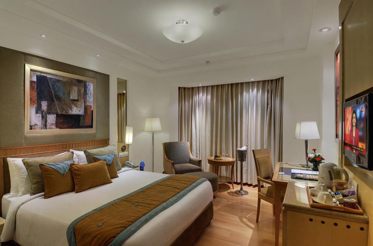 Inde Hotel Vista Woods Huda City Centre, גורגאון מראה חיצוני תמונה