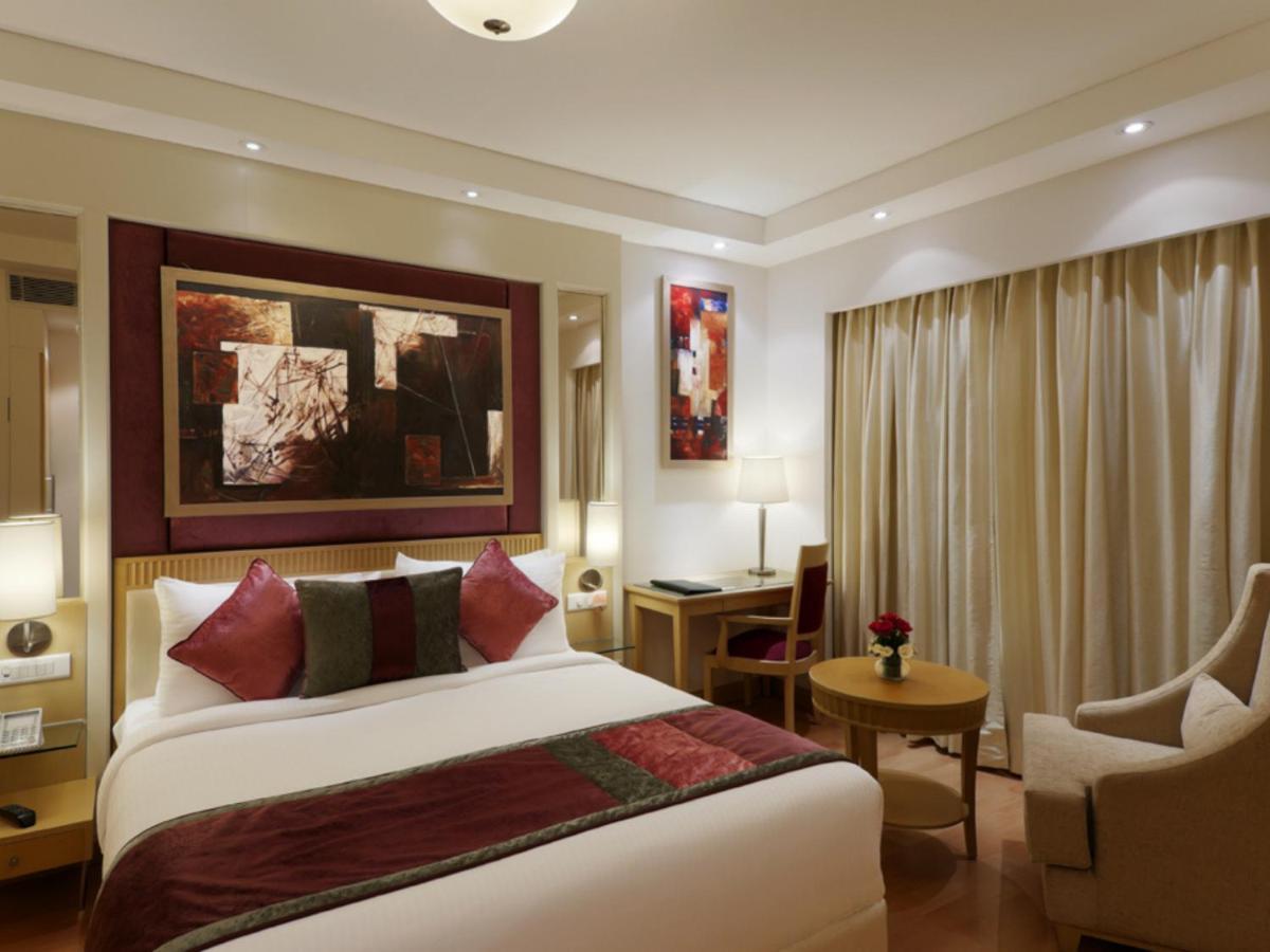 Inde Hotel Vista Woods Huda City Centre, גורגאון מראה חיצוני תמונה