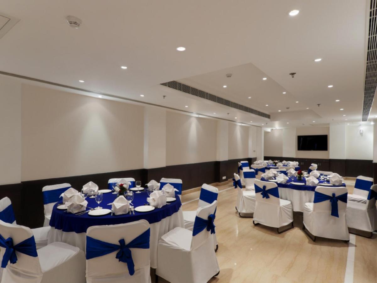 Inde Hotel Vista Woods Huda City Centre, גורגאון מראה חיצוני תמונה