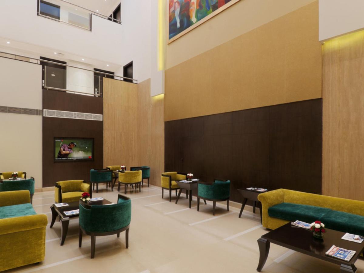 Inde Hotel Vista Woods Huda City Centre, גורגאון מראה חיצוני תמונה