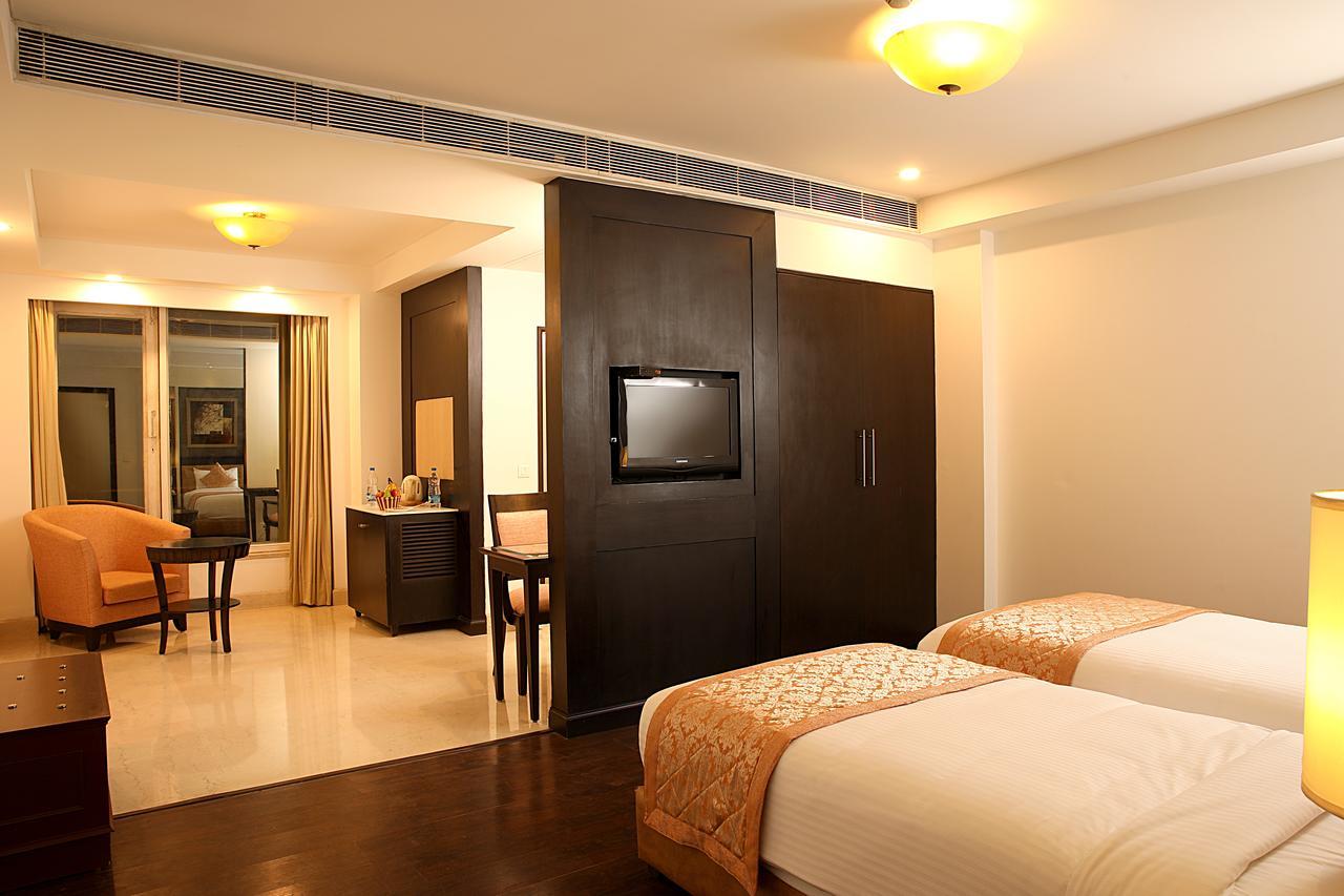 Inde Hotel Vista Woods Huda City Centre, גורגאון מראה חיצוני תמונה