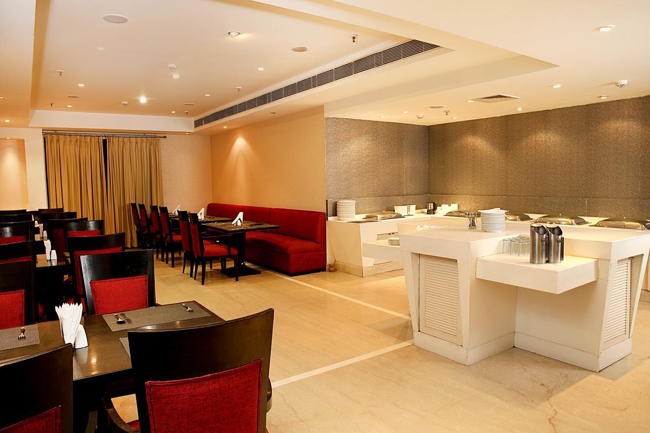 Inde Hotel Vista Woods Huda City Centre, גורגאון מראה חיצוני תמונה