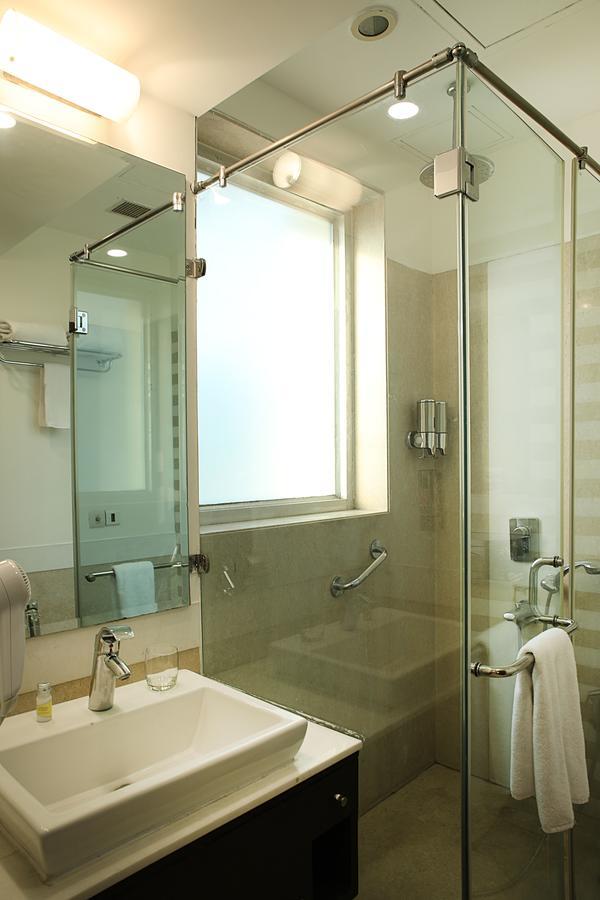 Inde Hotel Vista Woods Huda City Centre, גורגאון מראה חיצוני תמונה