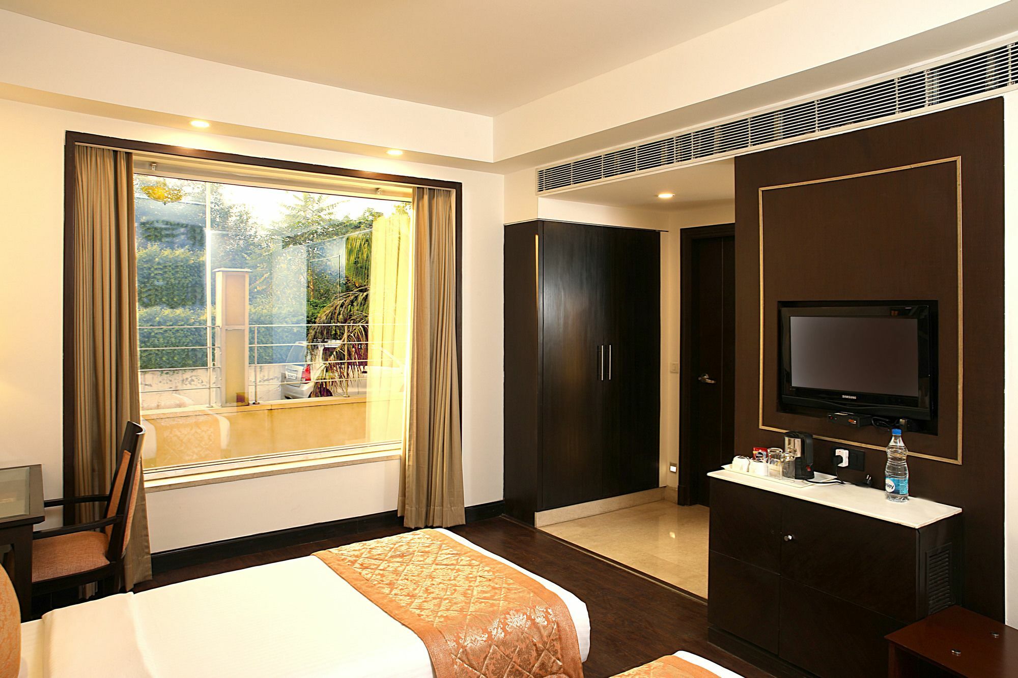 Inde Hotel Vista Woods Huda City Centre, גורגאון מראה חיצוני תמונה