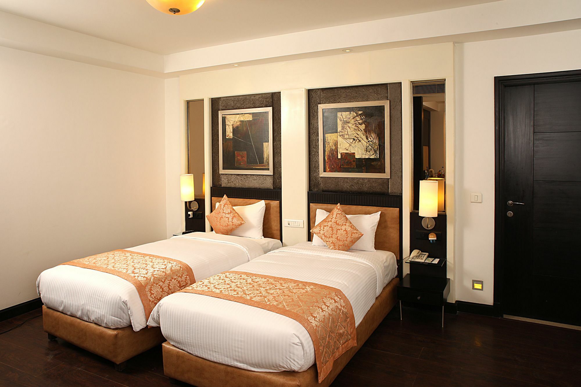 Inde Hotel Vista Woods Huda City Centre, גורגאון מראה חיצוני תמונה